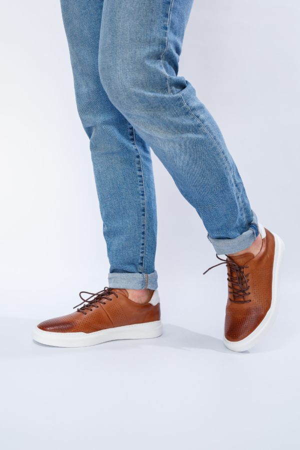 BROWN SNEAKER