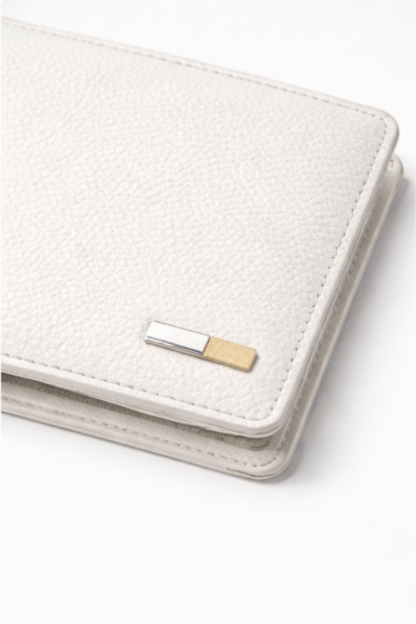 MINIMAL WHITE LEATHER WALLET